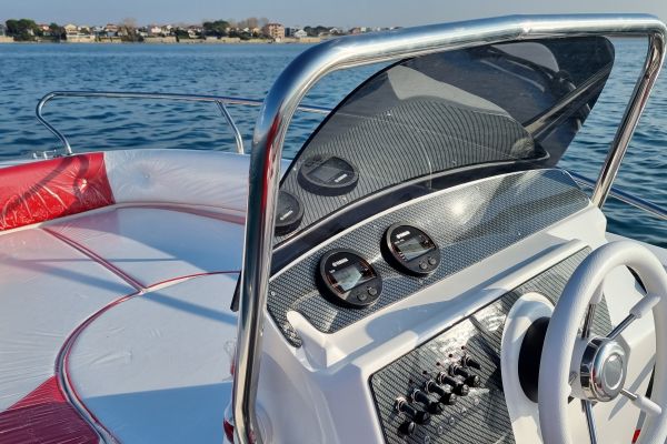 Nin rent a boat Syros