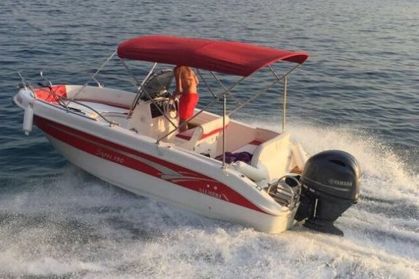 Nin rent a boat Syros