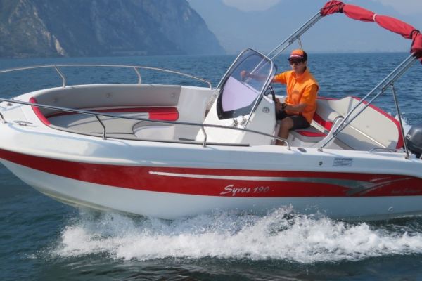 Nin rent a boat Syros